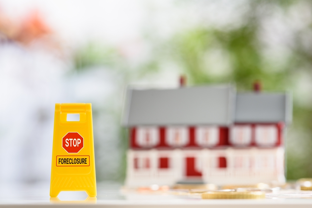 how to stop foreclosure with bankruptcy